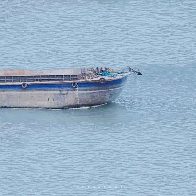 也门胡塞武装称在红海袭击货轮